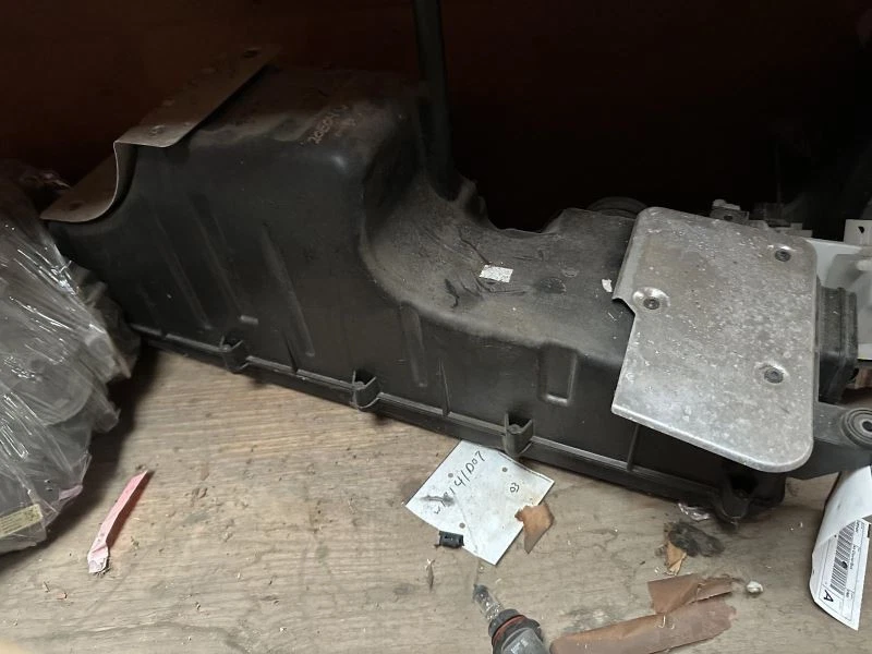 Air Cleaner Manual Transmission Fits 08-15 AUDI R8 1224224 - Image 2 of 4