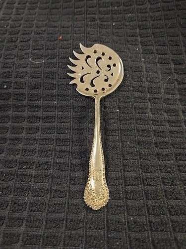 Gorham Sterling Silver Sawtooth Cucumber server Lancaster Pattern Mono 26.8g