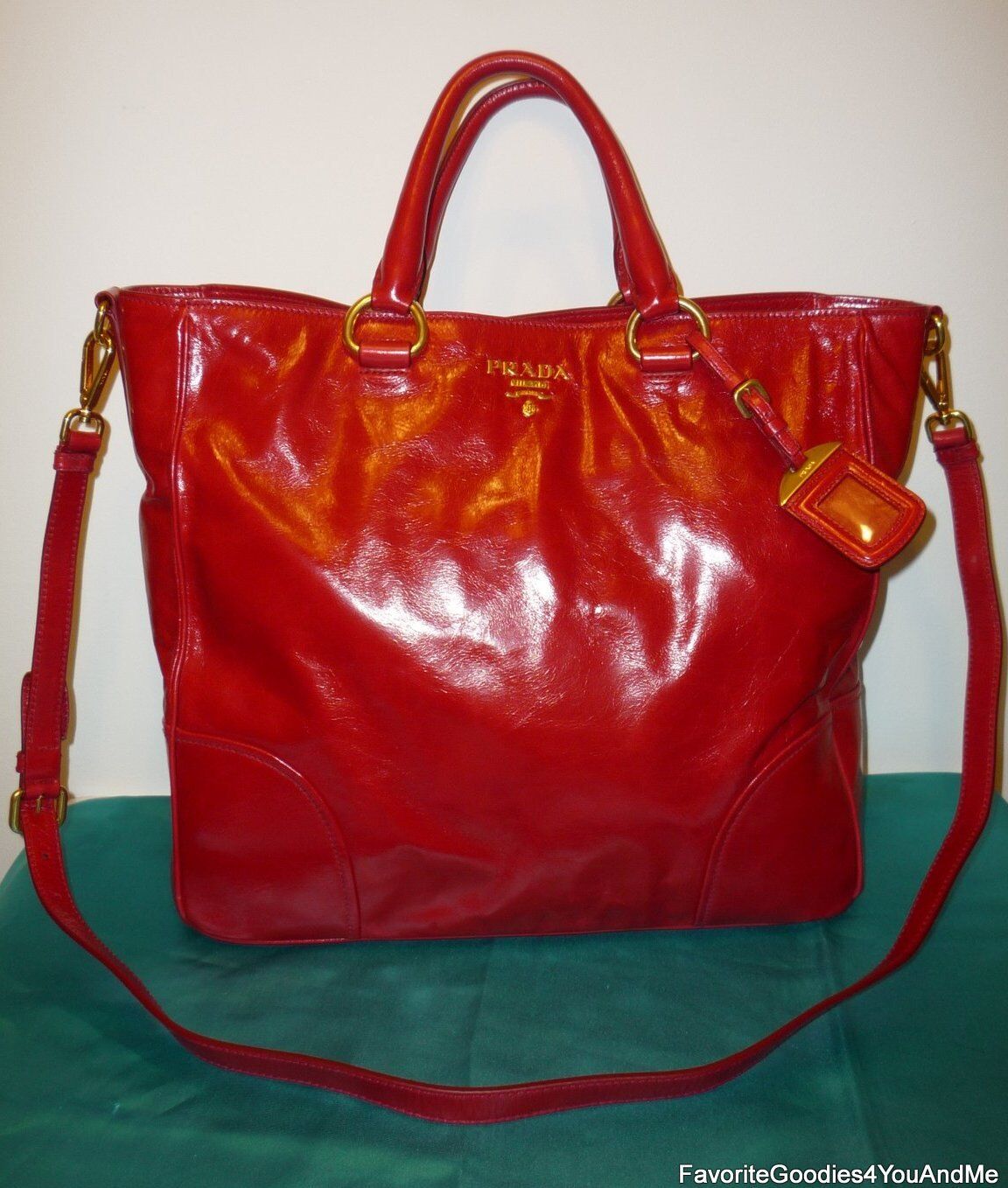 Prada Large Saffiano Lux Galleria Double Zip Tote - Red Totes, Handbags -  PRA948138 | The RealReal