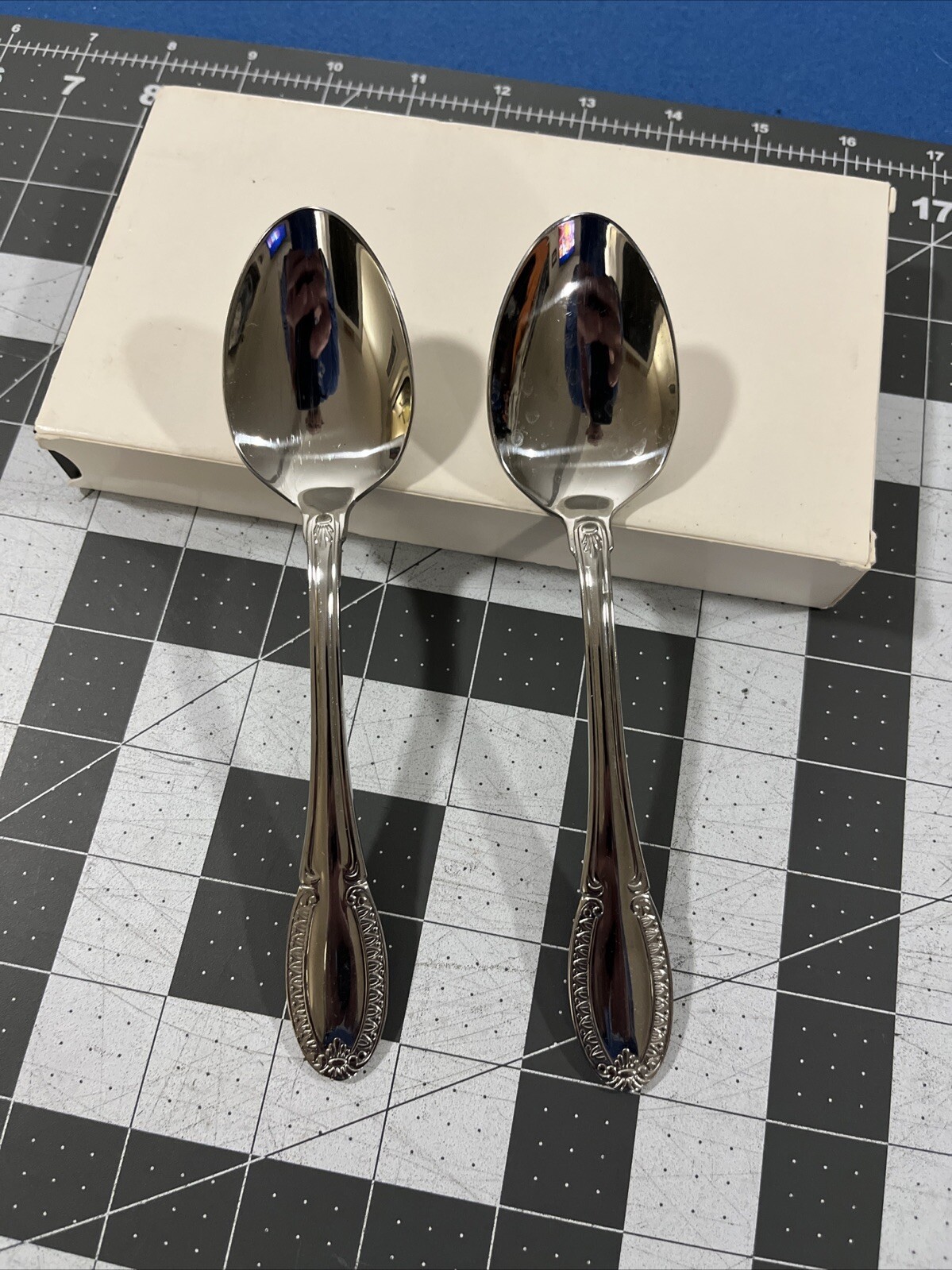 Wallace Venetian (2) Oval / Soup Spoons 18/10 Stainless Flatware Glossy
