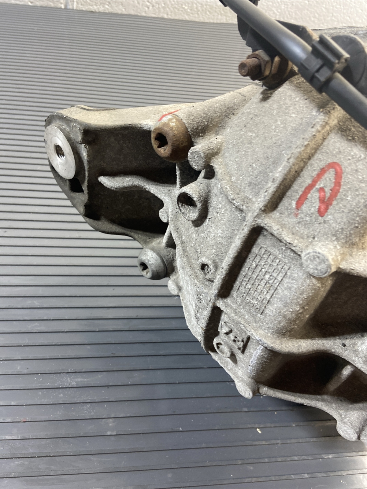 2017-2020 Maserati Levante Rear Differential Axle AWD Drivetrain OEM Assembly