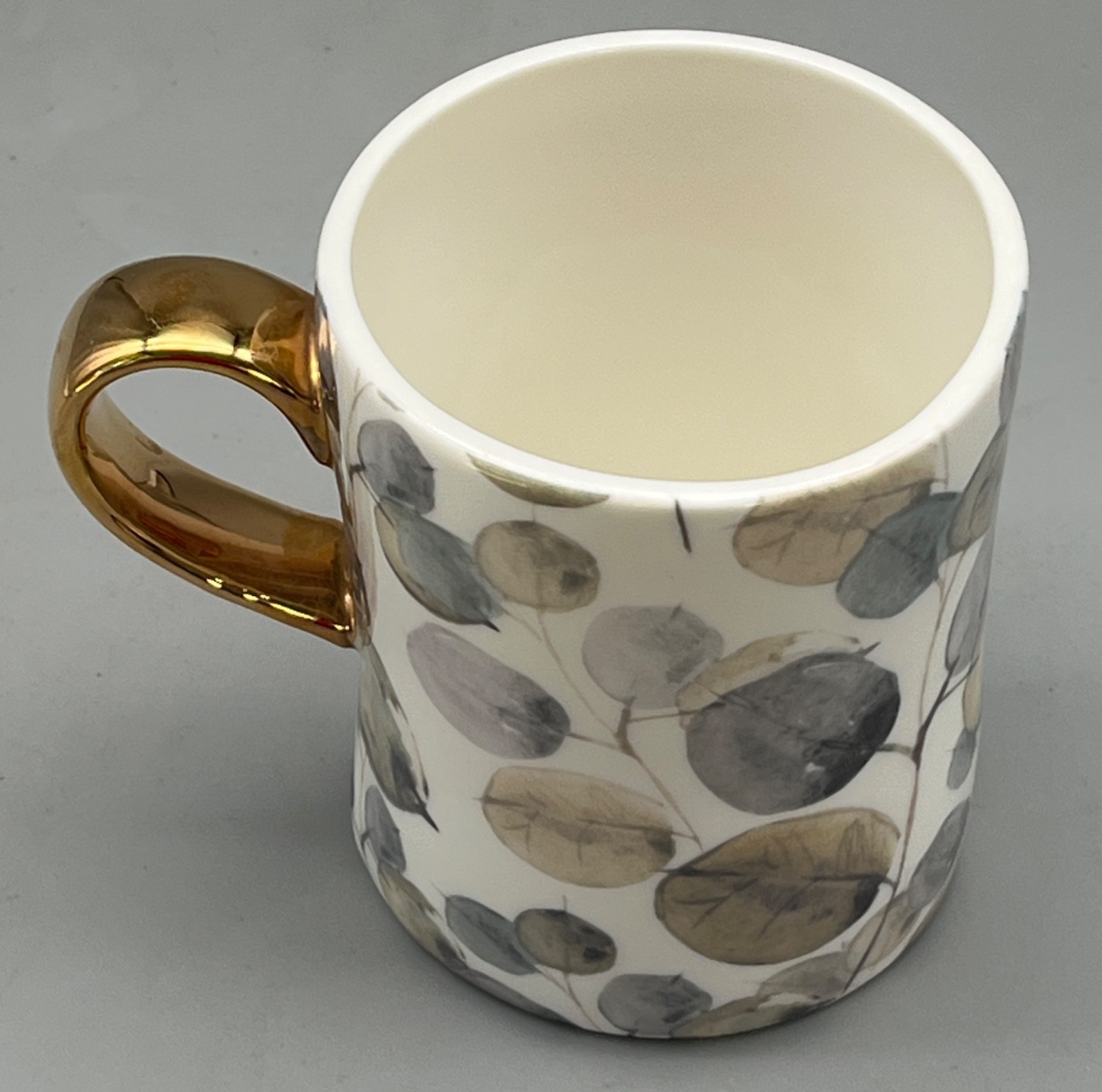 Pier 1 Imports Ceramic Coffee Tea Mug Cup Leaves Leaf Sleek Modern Gold Handle