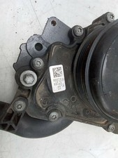 Pompe à eau Infiniti Q50