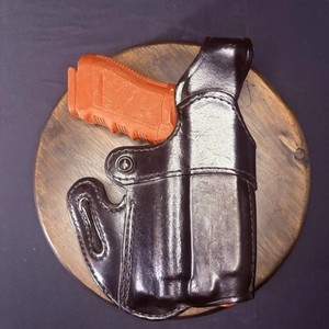 Aker® Glock 167 Nightguard™ Holster RH Leather Belt OWB, Glock 17 + LIGHT