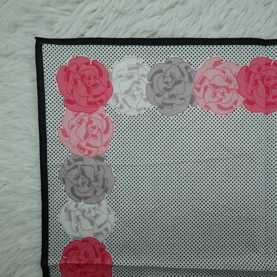 Mini bufanda cuadrada de bolsillo Yves Saint Laurent YSL de algodón a lunares 19,5"X20" Q273 Foto 2 de 4