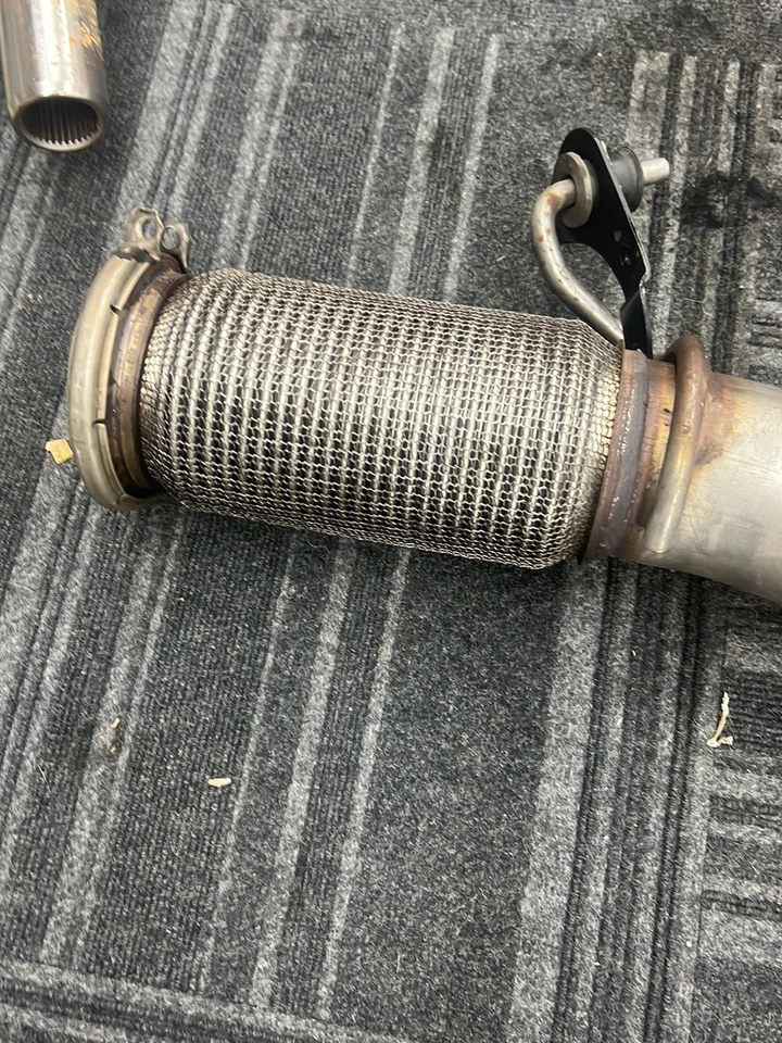 Ram 2500 2019-2024 camioneta pickup tubo descendente Foto 2 de 4