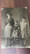 Vintage Photo Young Beautiful Flapper Girls Bob Haircut Nice Smile Cabinet Card