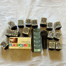SYLVANIA Flashcubes Incandescent Bulbs 12 Flashes 12V 4-Pin w/ Case 3 Cubes