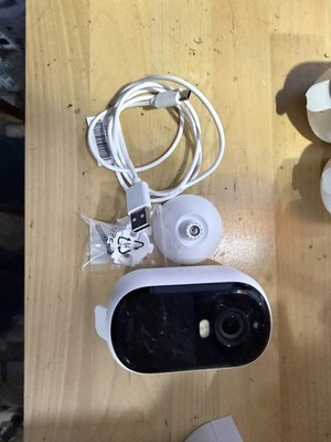 Arlo - Essential 1-Camera Outdoor Wireless 2K  Never used w/ wires and screw in 