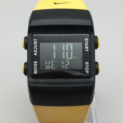 時計 00s NIKE digital watch black yellow Nike Digital Watch Women 31mm Black Yellow WK0015 50M Day