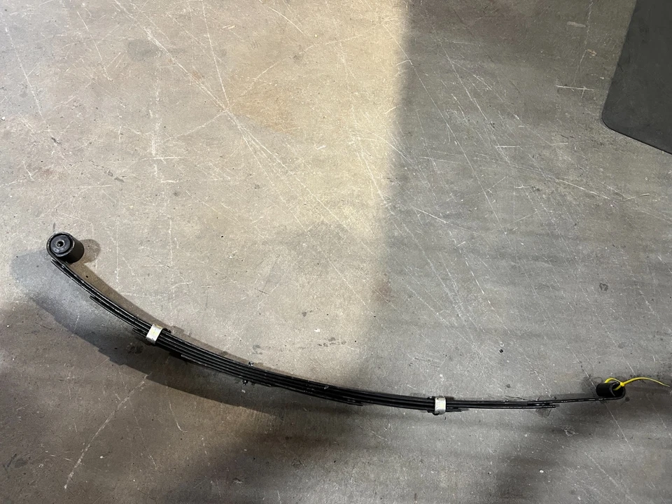 Muelle de hoja trasero Summit Racing SUM-708221 para Dodge Challenger Mopar 70-71 Foto 3 de 4