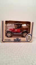 Ertl 1918 Runabout Barrel Bank Duecast 1/25 Locking Bank, 1989 True Value