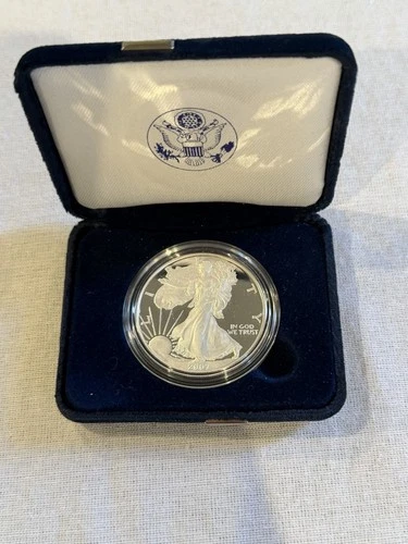 2007 WALKING LIBERTY AMERICAN EAGLE .999 FINE SILVER DOLLAR COIN 1 OZ $1 & CASE