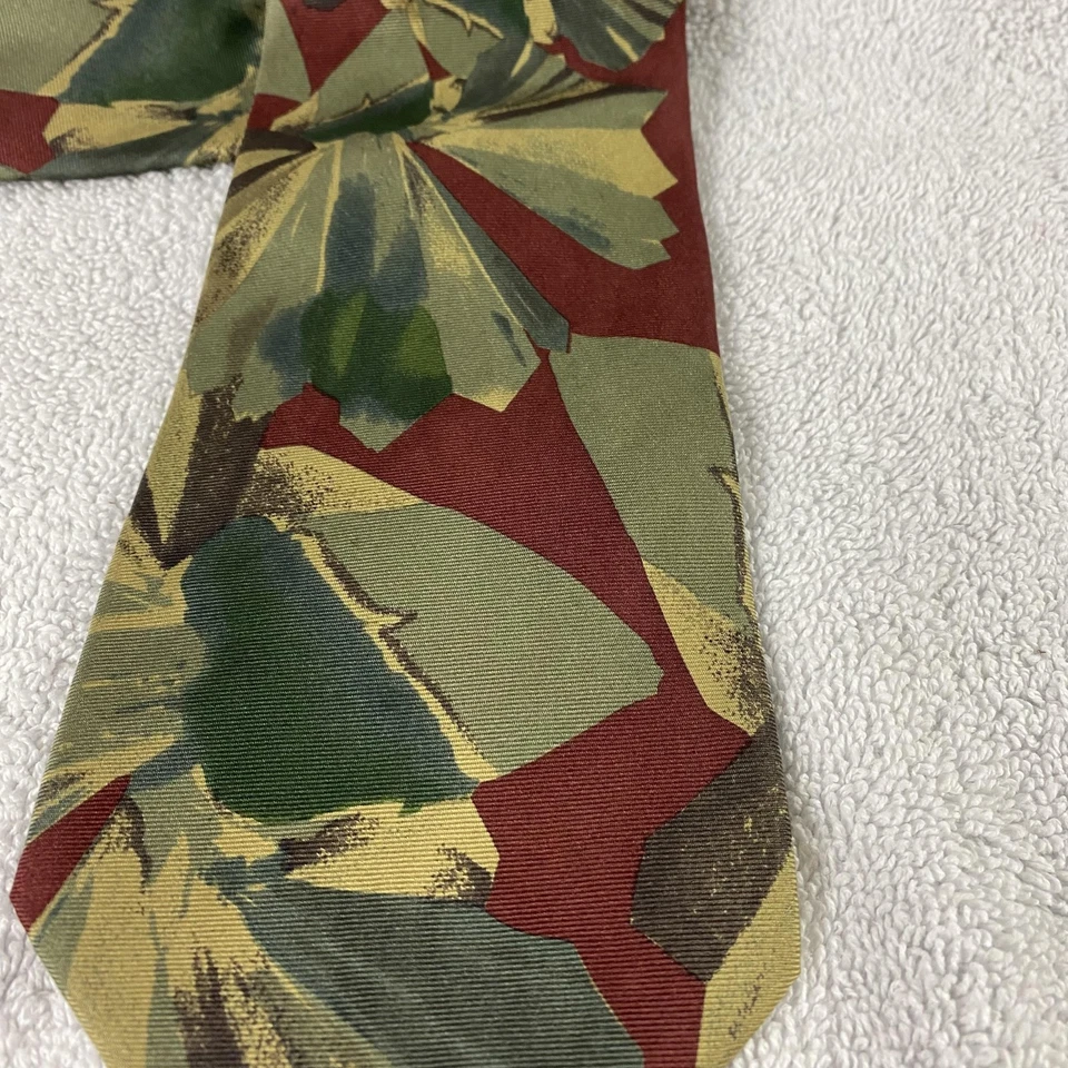 A J Davis & Co 领带男式丝绸绿色红色抽象花卉植物 Charleston SC — 第 2/4 张图片