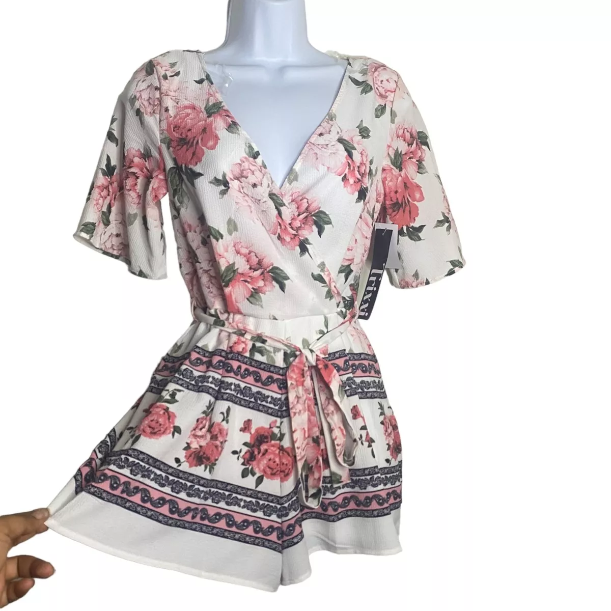 NWT TRIXXI WHITE PINK WOMEN S SHORT SLEEVE BELTED FLORAL ROMPER