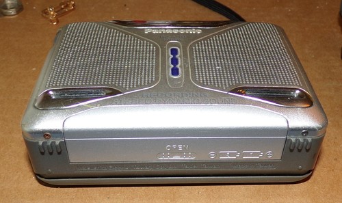 2 LETTORI CASSETTE VINTAGE PANASONIC RQ-A200 & WMSS SHOCKWAVE - RICAMBI/RIPARAZIONE - Foto 9 di 17