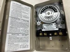👀 TORK 24-HOUR MECHANICAL TIME SWITCH IN STEEL CASE 120 VAC MODEL 7200 - FLAW