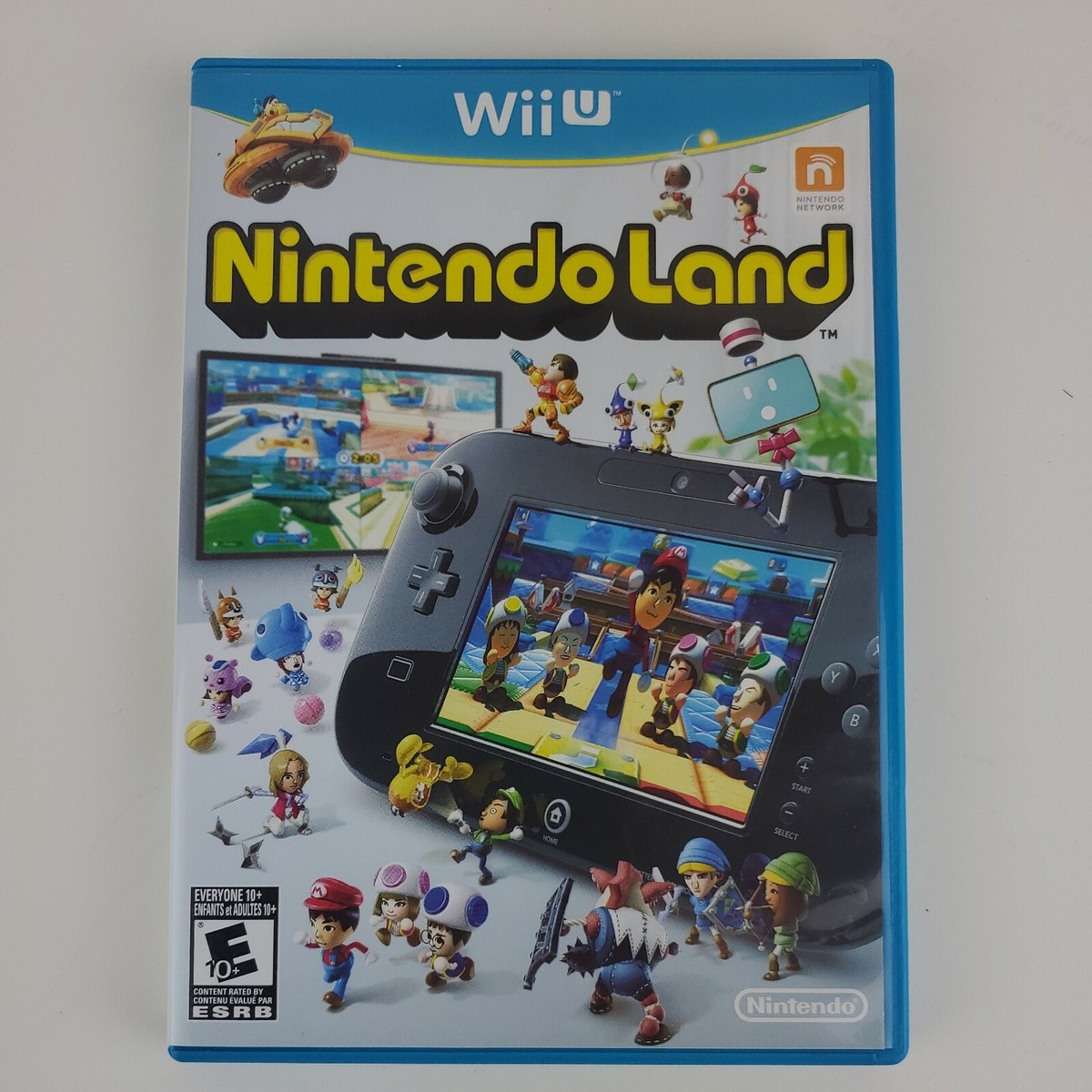 Nintendo Land (Wii U, 2012), Complete In Box with manual