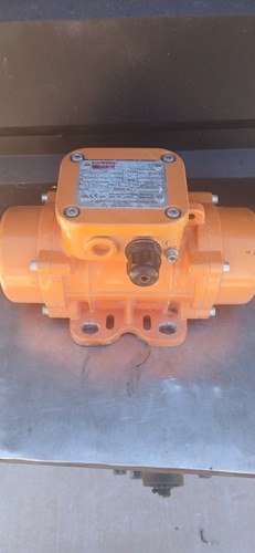 Dayton 1DYL3 Industrial Vibration Motor 230/460V 3600 RPM Enclosed