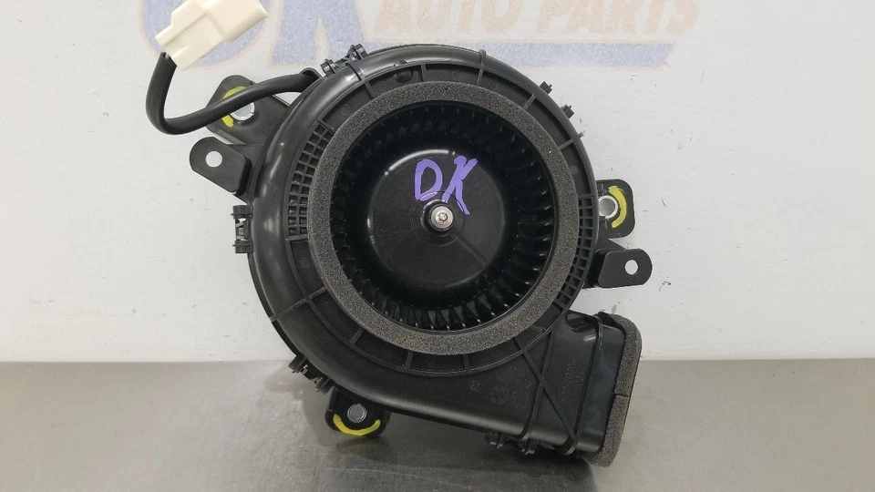 23 TOYOTA SEQUOIA HYBRID BATTERY COOLING FAN LEFT DRIVER - Image 2 of 4