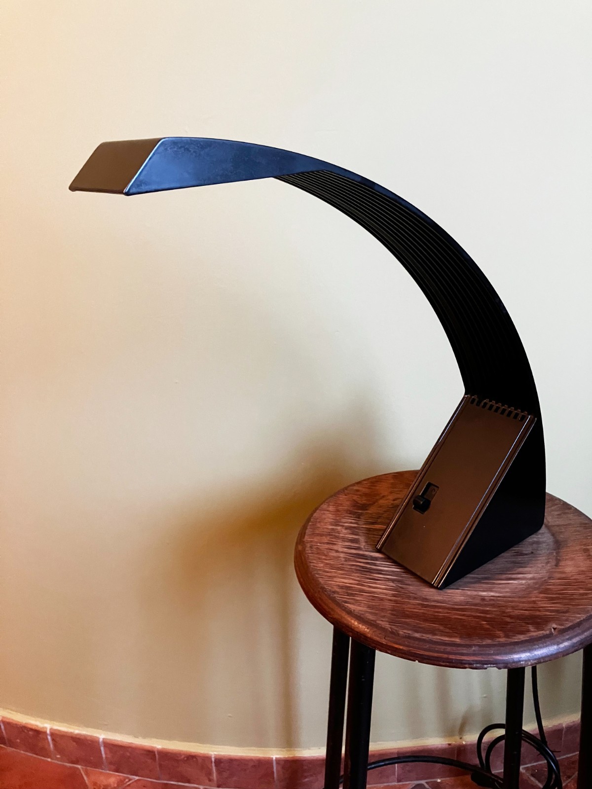 LAMPADA DA TAVOLO ARCOBALENO DESIGN MARCO ZOTTA ORIGINALE ANNI 70 MOMA NY foto 4