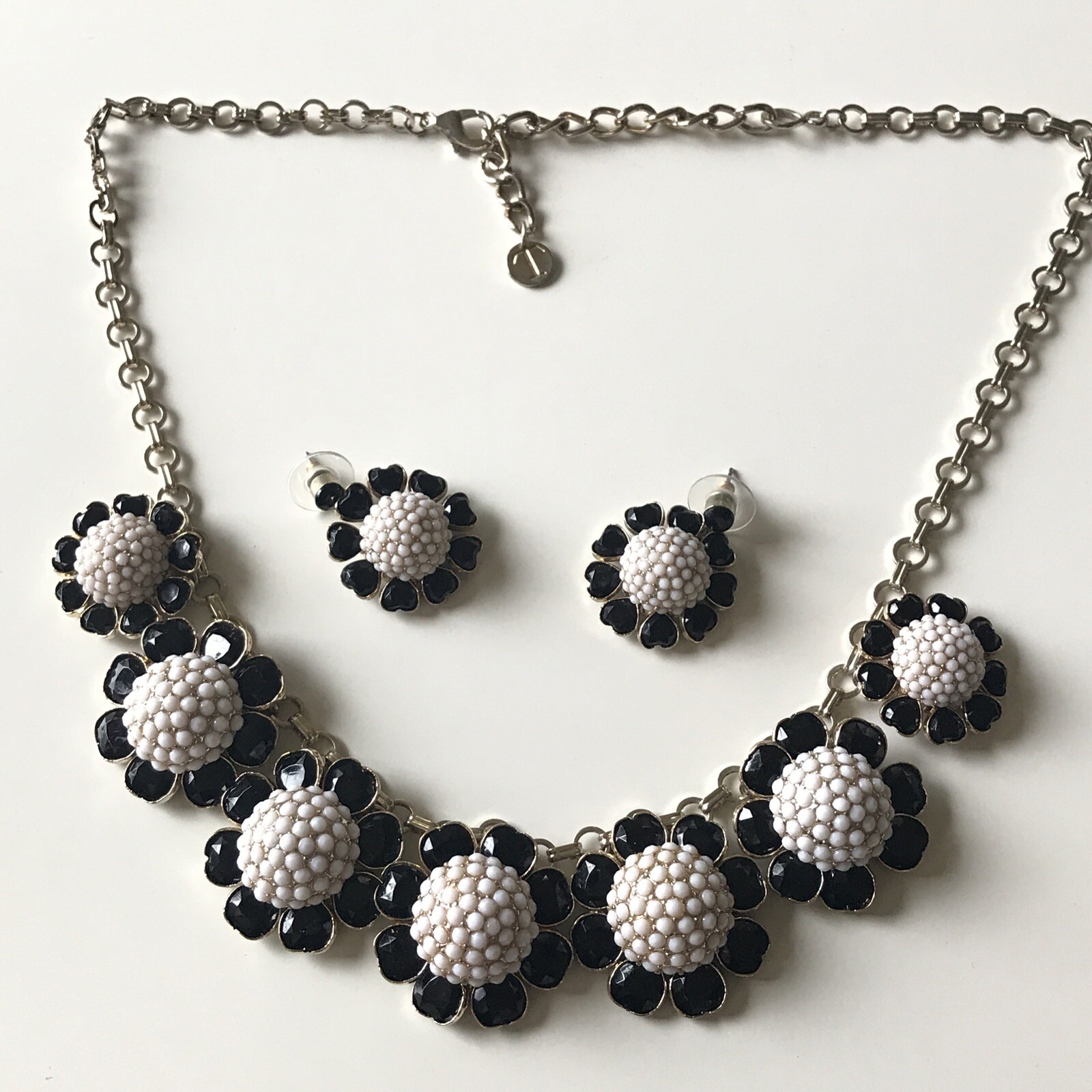TALBOT'S beaded flower statement necklace & Earri… - image 1