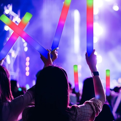 42 Pcs Glow Sticks Bulk- LED Foam Sticks in The Dark with 3 Modes Flashing Le... - Bild 10 von 10