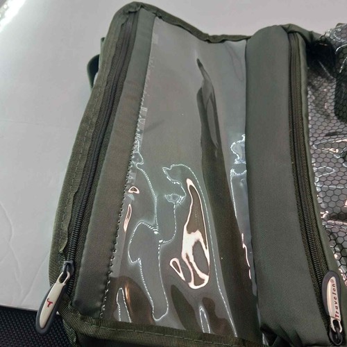 Travelon Troiletry Bag Green Zipper Closure Pockets Vinyl Travel Carry On NWOT - Picture 9 of 11