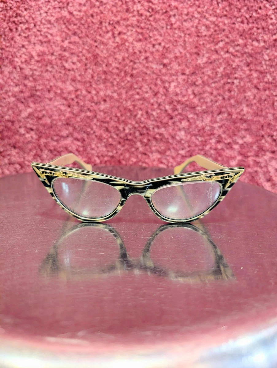 Tortoise Women Cat Eye Original Vintage Eyeglasses for sale  display picture 1