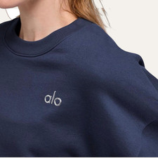 ALO Yoga Accolade Crew Neck Pullover