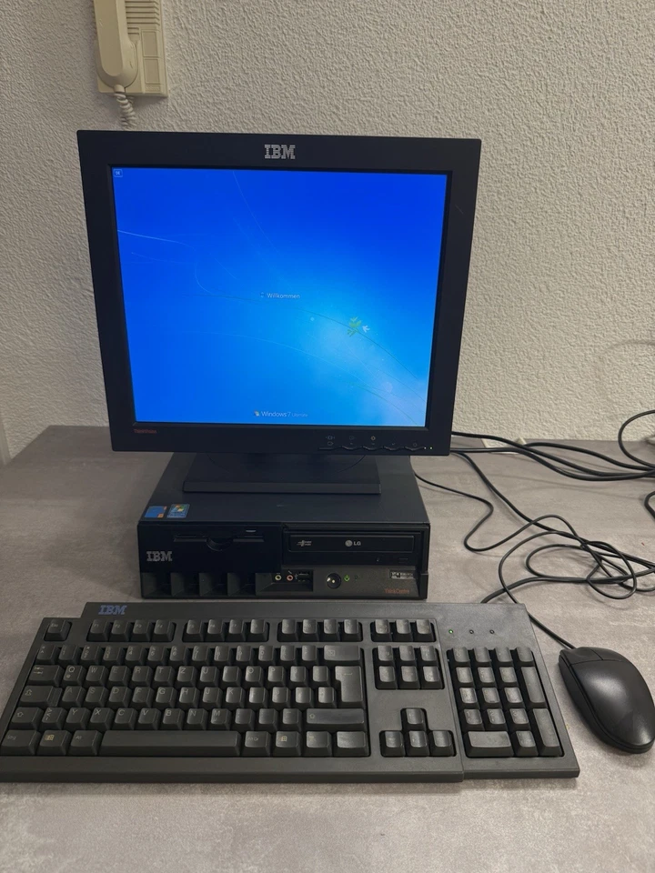 IBM ThinkCentre S50 Pentium 4 3.0Ghz Schwarz TFT 17“ Tastatur KB-7953 Retro PC - Bild 2 von 4