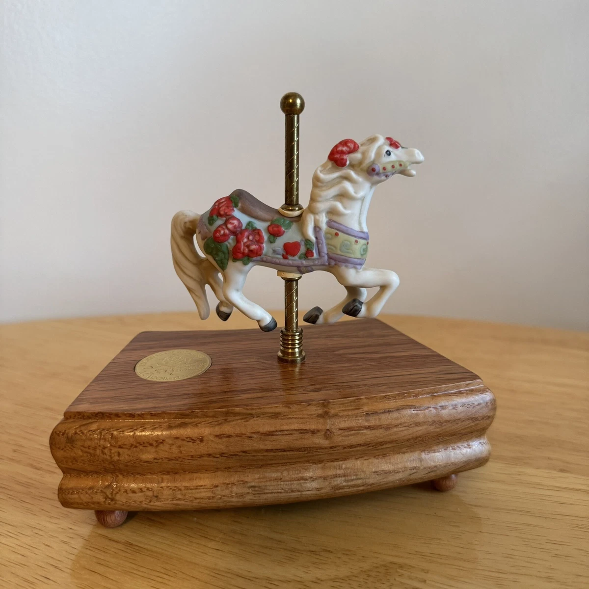 Willitts Music Box In Collectible Music Boxes (1970-Now) for sale