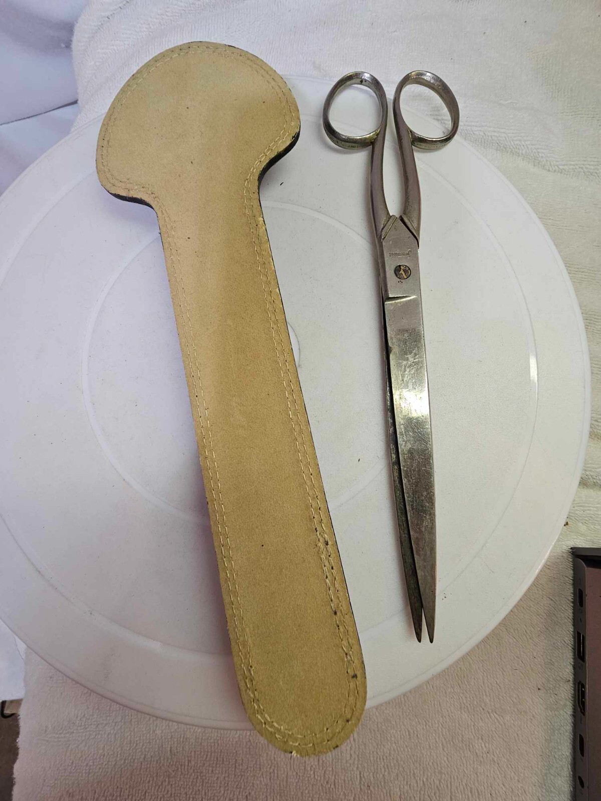 Vtg Hot drop forged steel italy scissors foremost 9" w Leather Case Germany- G5