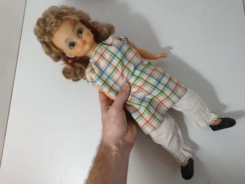 Jolie Poupée BELLA 45 cm plastique ancienne jouet vintage années 70 - Picture 9 of 12