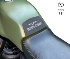 paraserbatoio in neoprene x Moto Guzzi V7 con logo ricamato