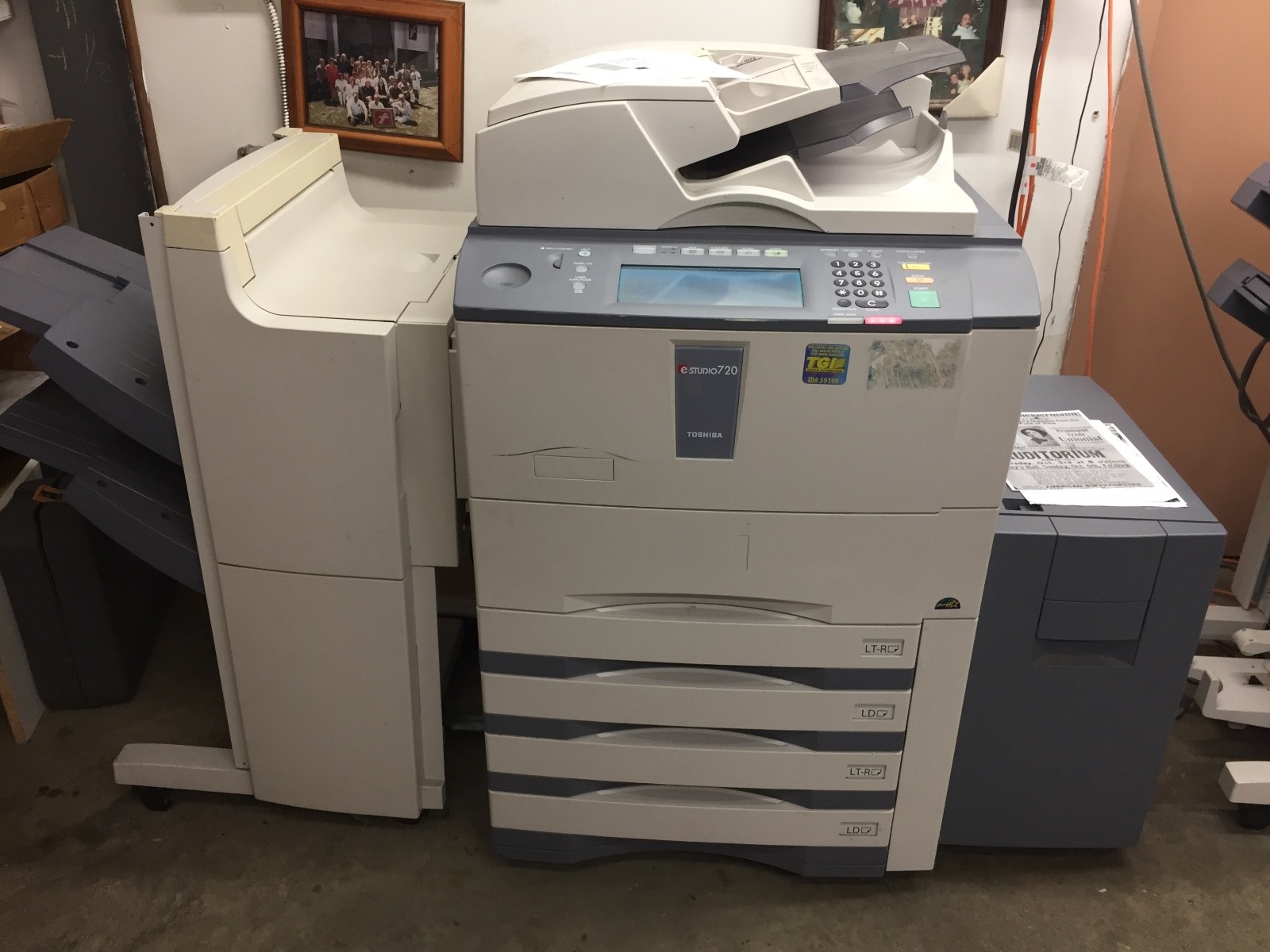 Toshiba eStudio 720 High Volume Copier/Printer/Scanner/ with Stapler Finisher
