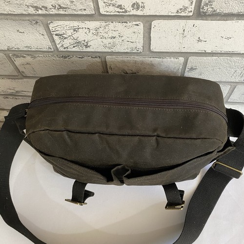 Barbour Essential Wax Waterproof Utility Satchel Messenger Laptop University Bag - Picture 8 of 12