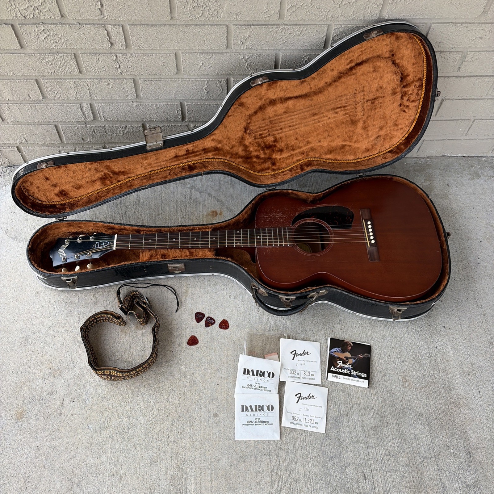 Guild M-20 Acoustic Guitar Possibly Made 1964? With Case
