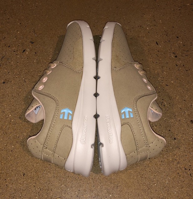 etnies scout tan