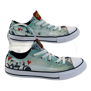 converse pepe le pew