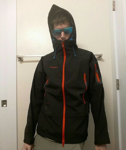 berghaus deluge light mens waterproof jacket