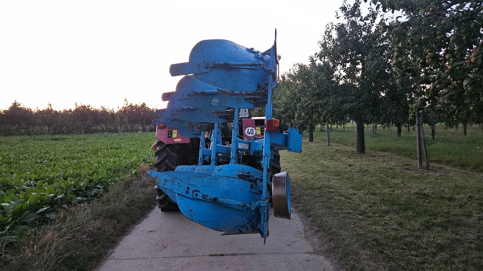 Pflug - Lemken Opal 100 - 3+1 Schare blau gebraucht, guter Zustand - Bild 4 von 4