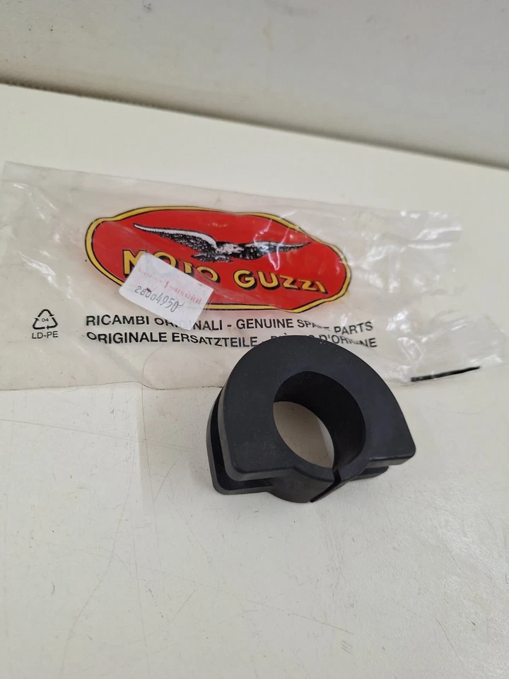 GOMMINO SERBATOIO MOTO GUZZI V75 Foto 4 de 4