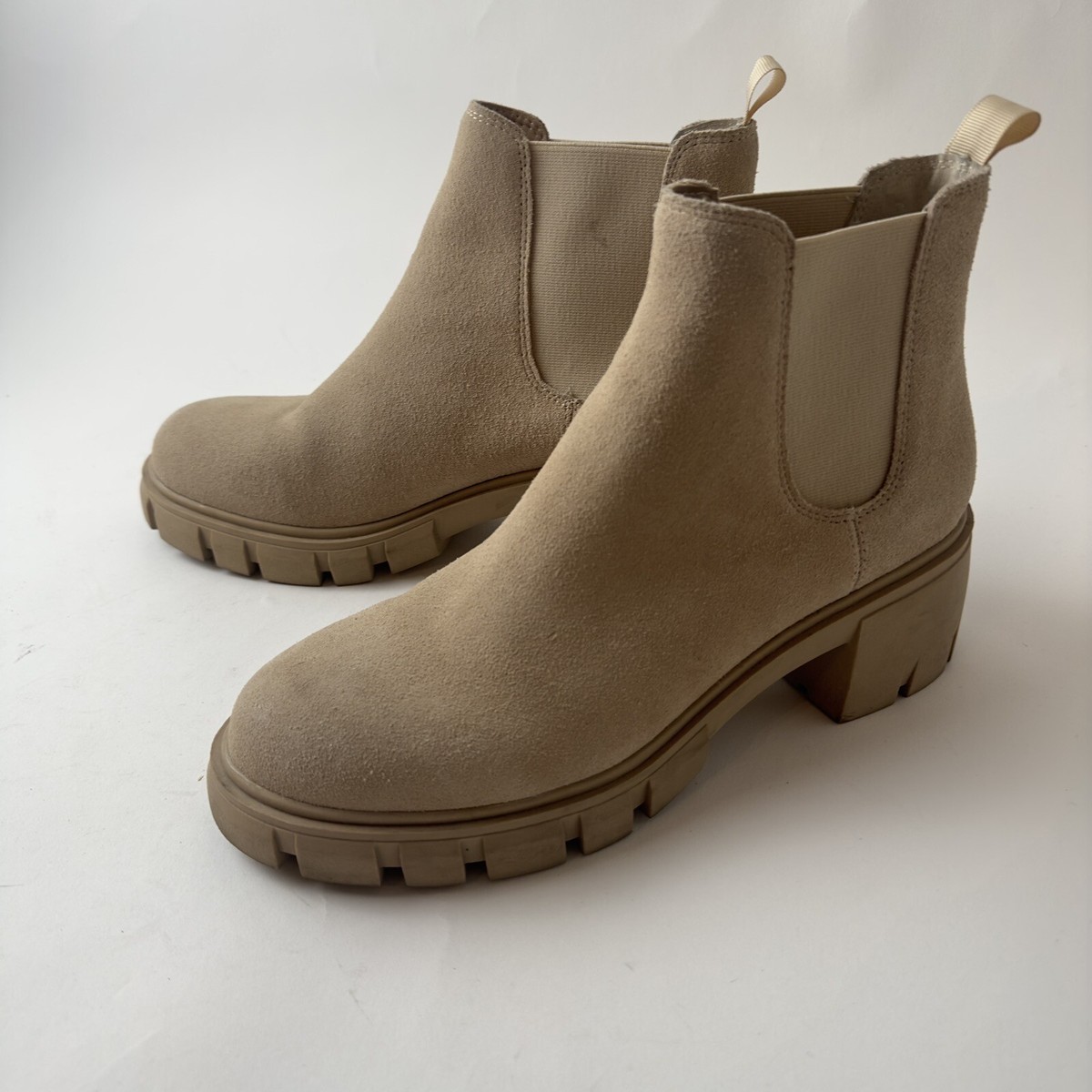 Steve Madden Women’s Howler Chelsea Boot Sand Suede Lug Sole Chunky - Main Image