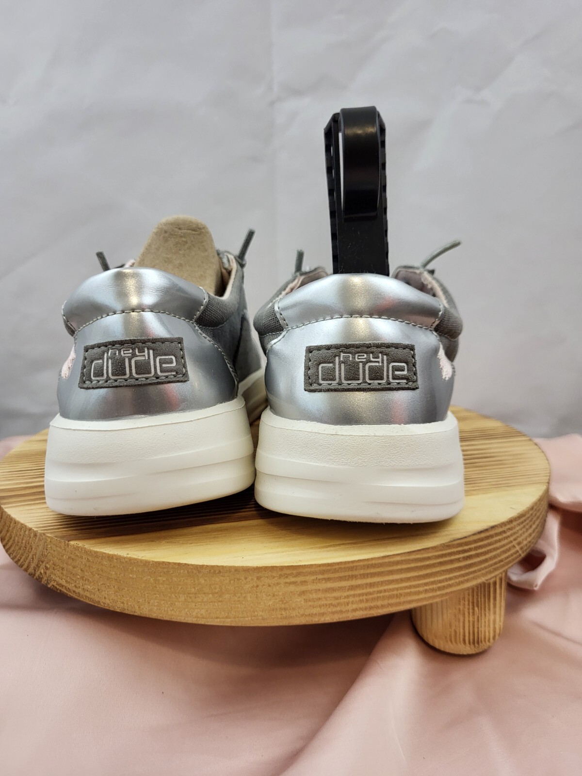 💜Hey DUDE Karina Silver Python Excellent Size 7 - image 8