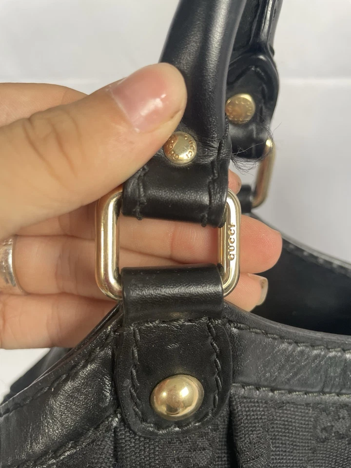 Gucci Sukey Black Leather And Canvas Purse Handbag With Gold Gucci Charm - Image 4 of 4