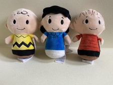 Hallmark Itty Bittys Peanuts Character Lot: Charlie Brown, Lucy, Linus Plush
