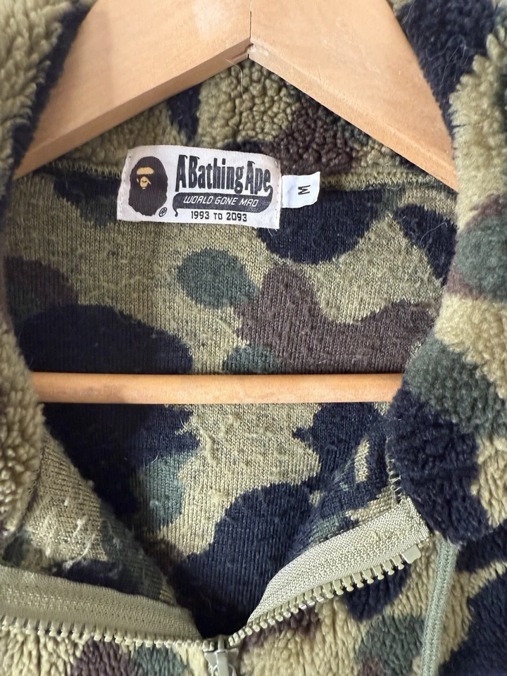Rare A BATHING APE Camouflage Fleece Jacket w/Hood Size M Camo Warm Outerwear - Image 4 of 4