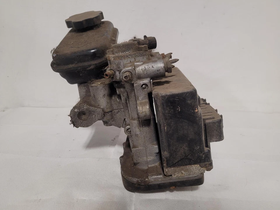 Conjunto de bomba y motor ABS usado se adapta a: Chevrolet Corsica 1992 montaje grado A Foto 3 de 4