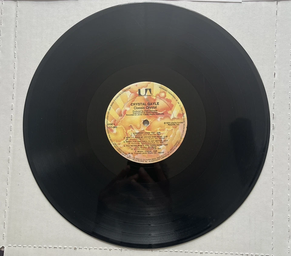 Crystal Gayle - Classic Crystal, Vinyl LP  United Artists 1979 WHITE Cover - Image 2 of 4
